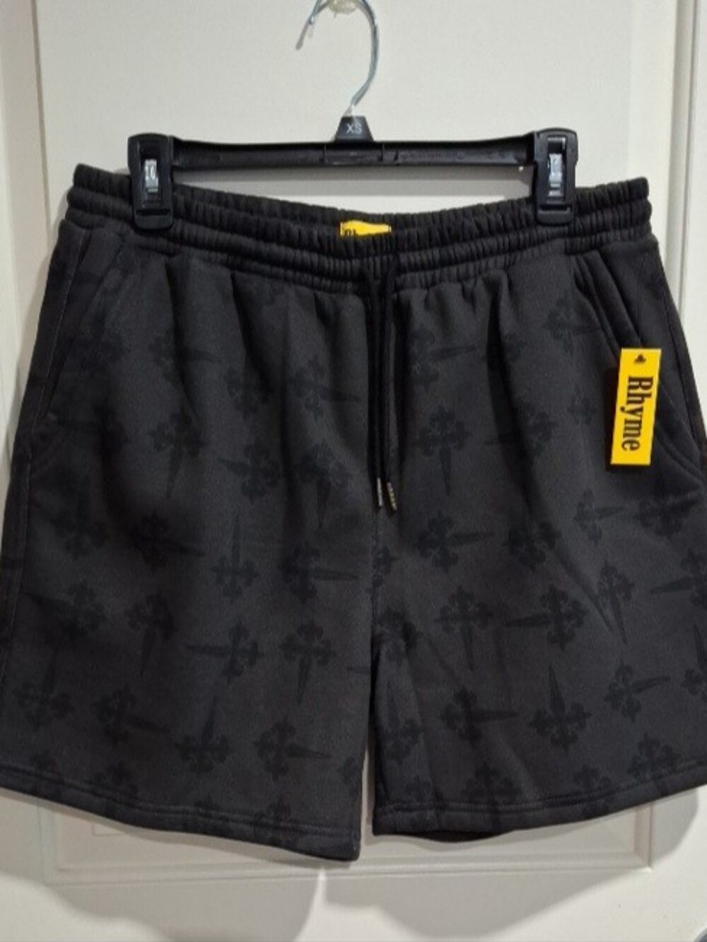 Rhyme Mens Charcoal And  Black Patterned  Drawstring Shorts Size M NWT